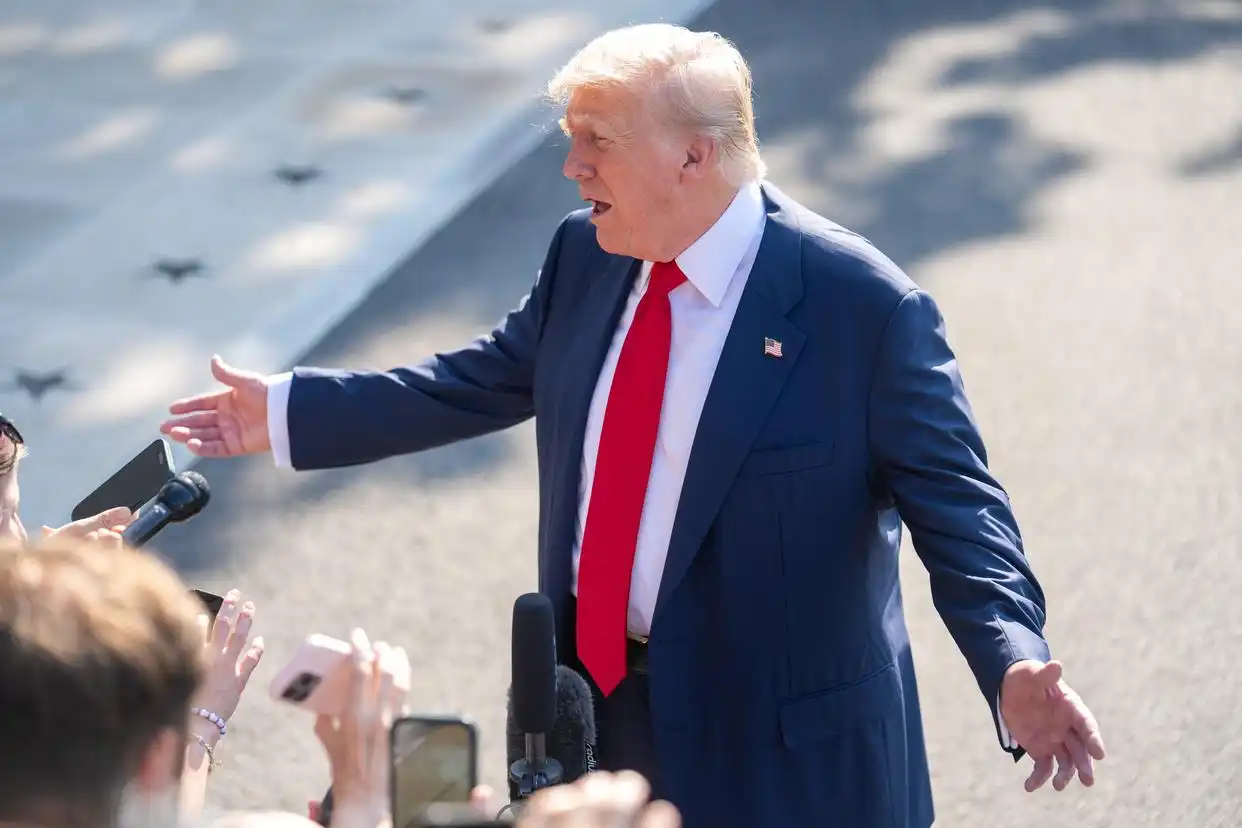 美司法部:特朗普同删除爱泼斯坦案文件无关