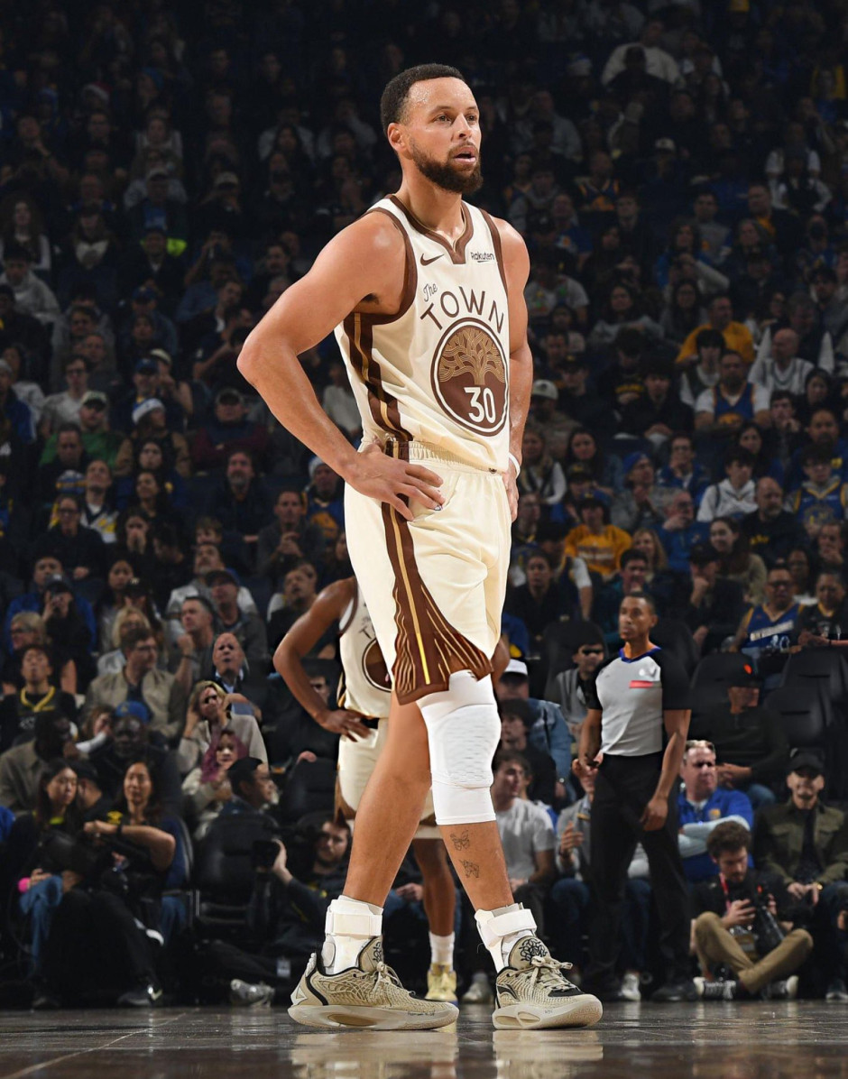 NBA常规赛录像回放完整版-魔术vs勇士全场回放(12.23)库里第三节独砍15分引爆全场