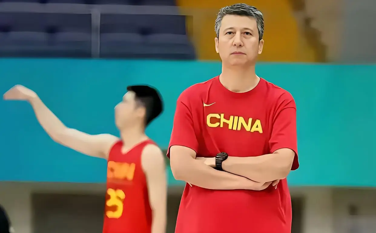 亚锦赛男篮2025半决赛_中国男篮世预赛连败_三分球惨不忍睹