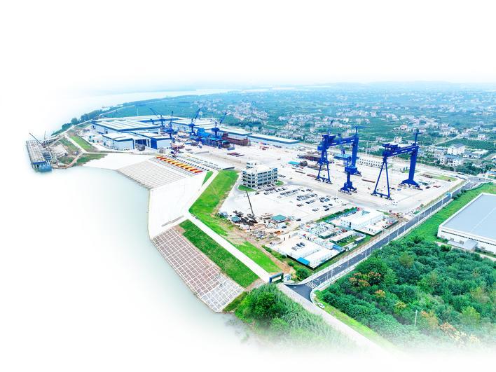 湖北绿色智能船舶产业_中国万吨级纯电动散货船下水_湖北内河船舶绿色智能发展