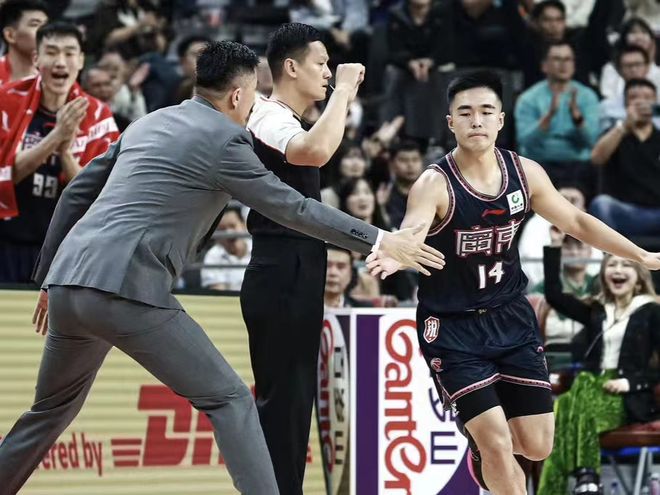 中国男篮热身赛美国队西班牙队_广东全运会男篮虐菜山寨队_中国男篮最佳阵容