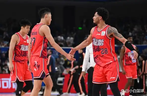 萨林杰关键表现回顾_徐杰20分萨林杰32+11 广东胜广州豪取5连胜_CBA广东对阵广州赛况分析