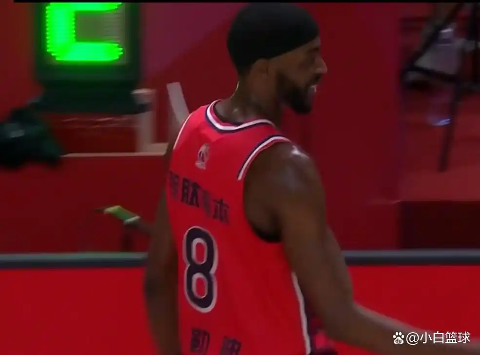 CBA广东对阵广州赛况分析_萨林杰关键表现回顾_徐杰20分萨林杰32+11 广东胜广州豪取5连胜