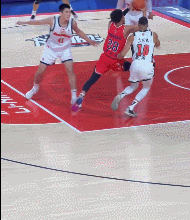 CBA广东对阵广州赛况分析_徐杰20分萨林杰32+11 广东胜广州豪取5连胜_萨林杰关键表现回顾