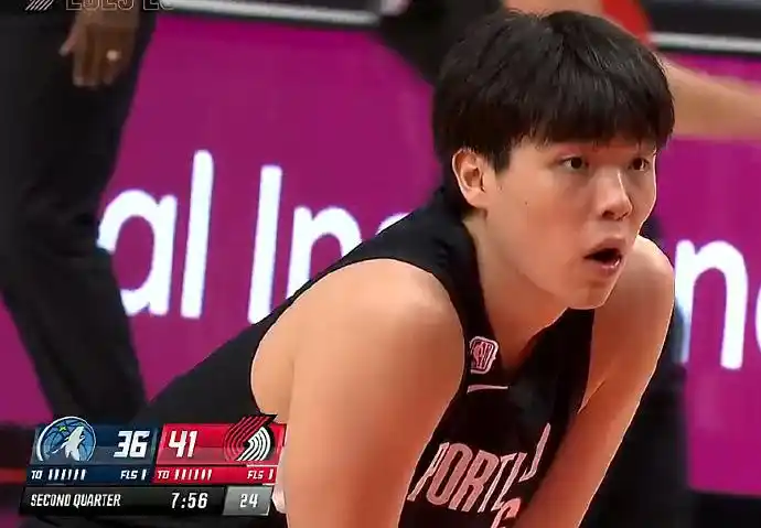 杨瀚森nba生涯首秀冷启动 2分1板还在体系外?_杨瀚森波特兰开拓者表现_杨瀚森NBA常规赛首秀