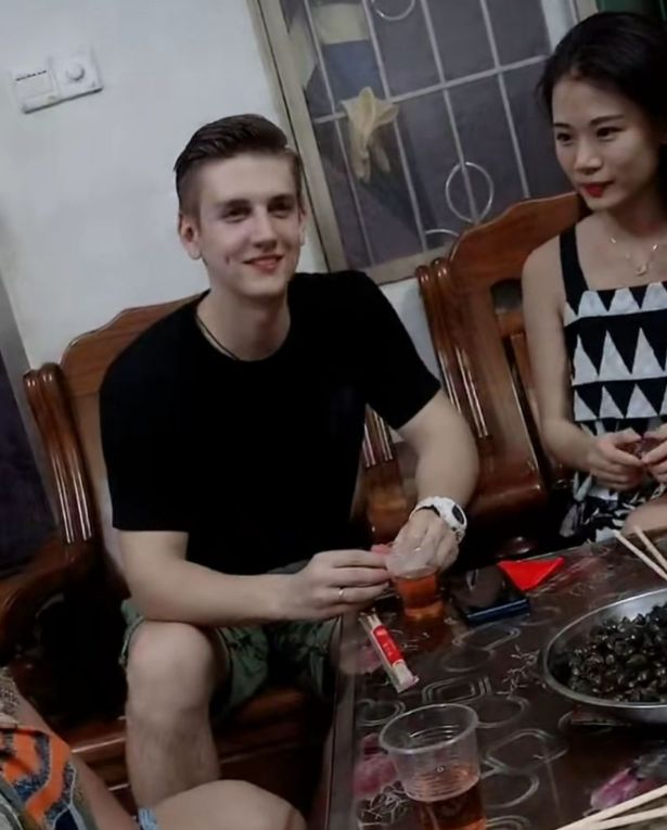 为什么女性找白人男友和黑人男友看法不同_黑人操白人女孩_女性找白人男友社会看法