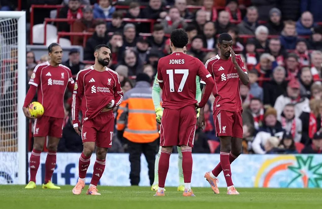 2025英超最终积分榜_2025-26赛季英超联赛第12轮big6球队输球情况_阿森纳76.1%领跑英超夺冠热门概率排名