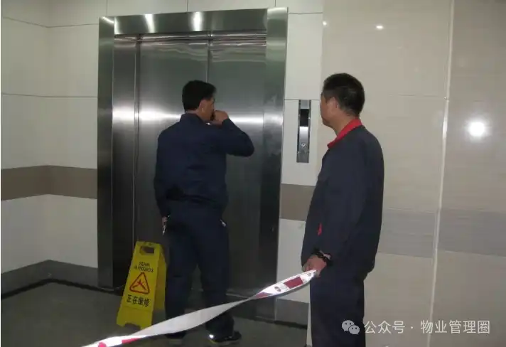 女子早高峰占电梯被推出去后厮打,这些不文明行为真的会把电梯“干废”→