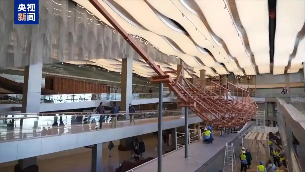 胡夫法老太阳船安装工程_大埃及博物馆胡夫太阳船展厅_大埃及博物馆第二艘太阳船启动安装