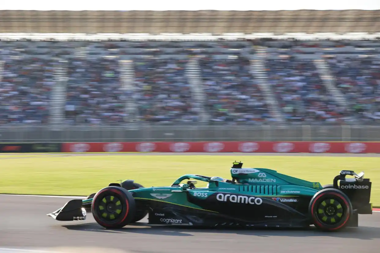 2025赛季世界一级方程式赛车锦标赛墨西哥城大奖赛练习赛_威廉姆斯车队西班牙车手塞恩斯比赛照片_f1墨西哥城大奖赛第三次练习赛