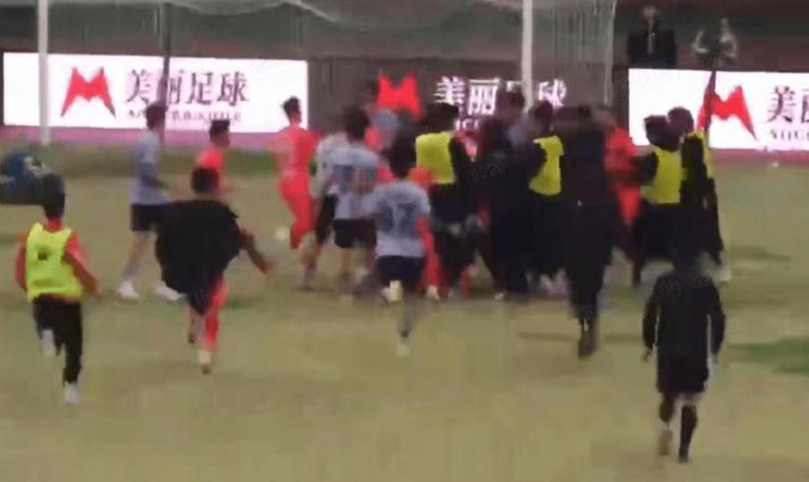 2025年足球记忆_巴萨本菲卡逆转_皇马巴萨2025德比战绩