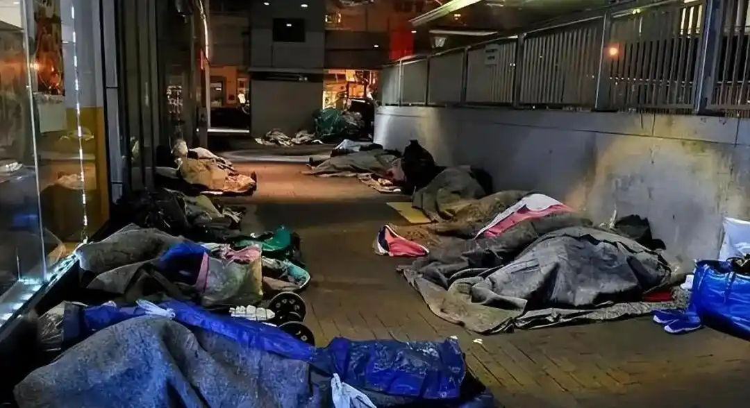 中国为什么没有美国的“斩杀线”？当真“外国的月亮更圆”吗？