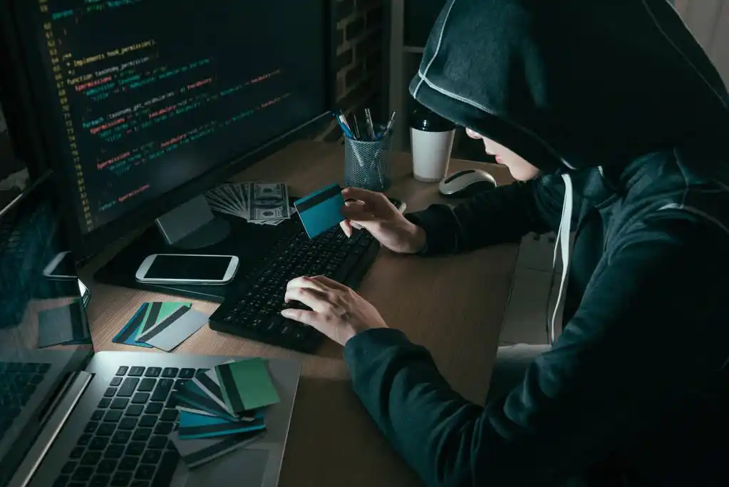 侵犯公民个人信息罪_网警:这种“转卖”正侵犯个人信息_非法买卖微信小店账号