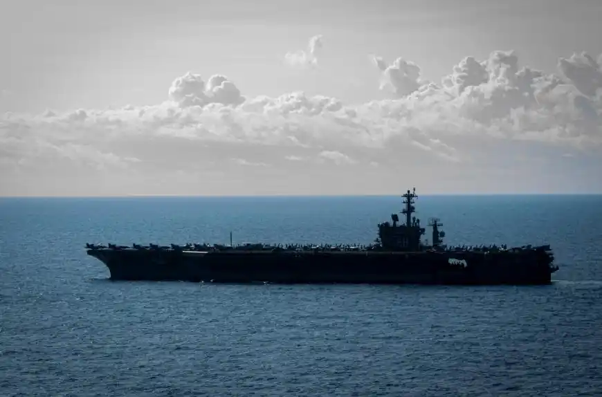 在南海坠落军机的美航母即将退役_尼米兹号航母南海任务_美国海军南海坠机事件