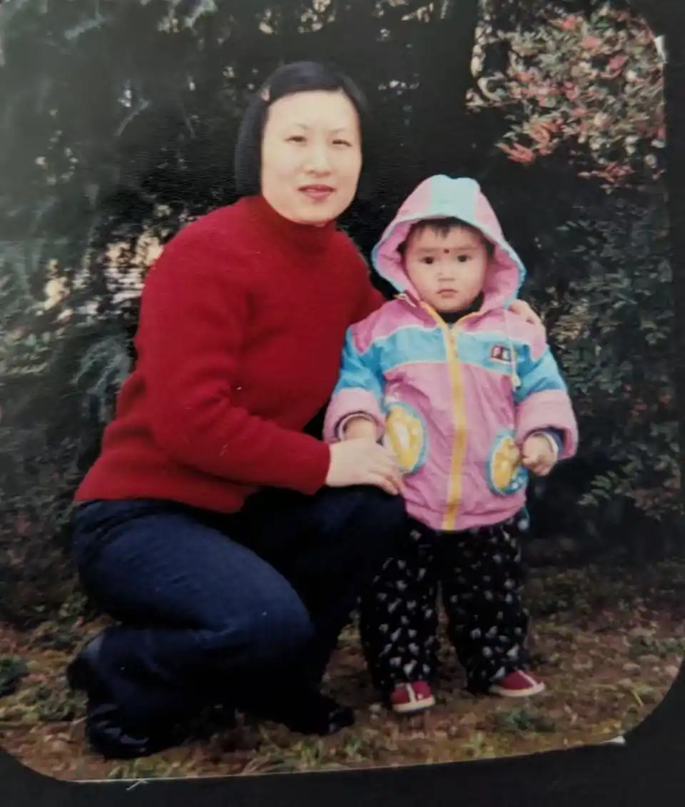 23岁美国女孩寻找中国亲生父母:从小被收养,疑似四川南部县人