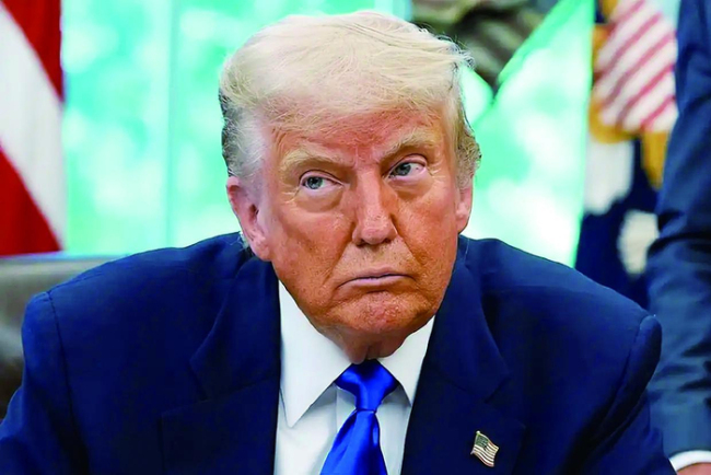 特朗普访日在美士兵面前即兴起舞 高市早苗迎外交大考