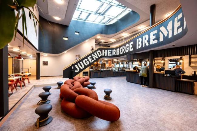 拒绝35岁中年人的青旅 00后也不住了 公共性成双刃剑