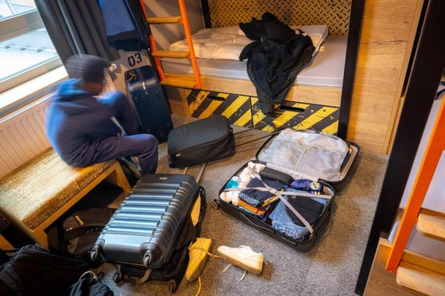 拒绝35岁中年人的青旅 00后也不住了 公共性成双刃剑