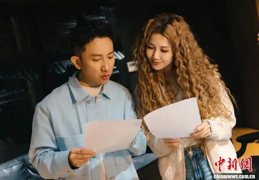 台湾ip涌入《没出息》评论区_《没出息》歌曲爆红两岸_王搏王蓉合作歌曲解析