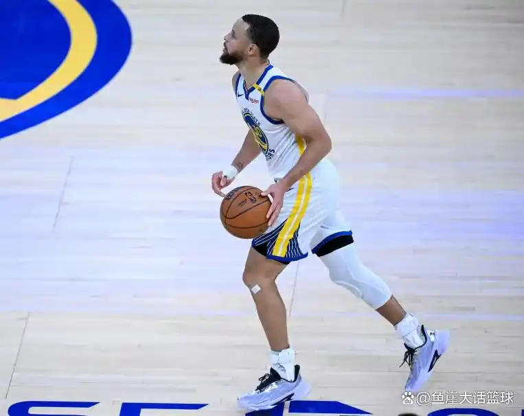 勇士快船比赛战报_勇士对阵快船赛况分析_组图：勇士主场击败快船 库里带球突破