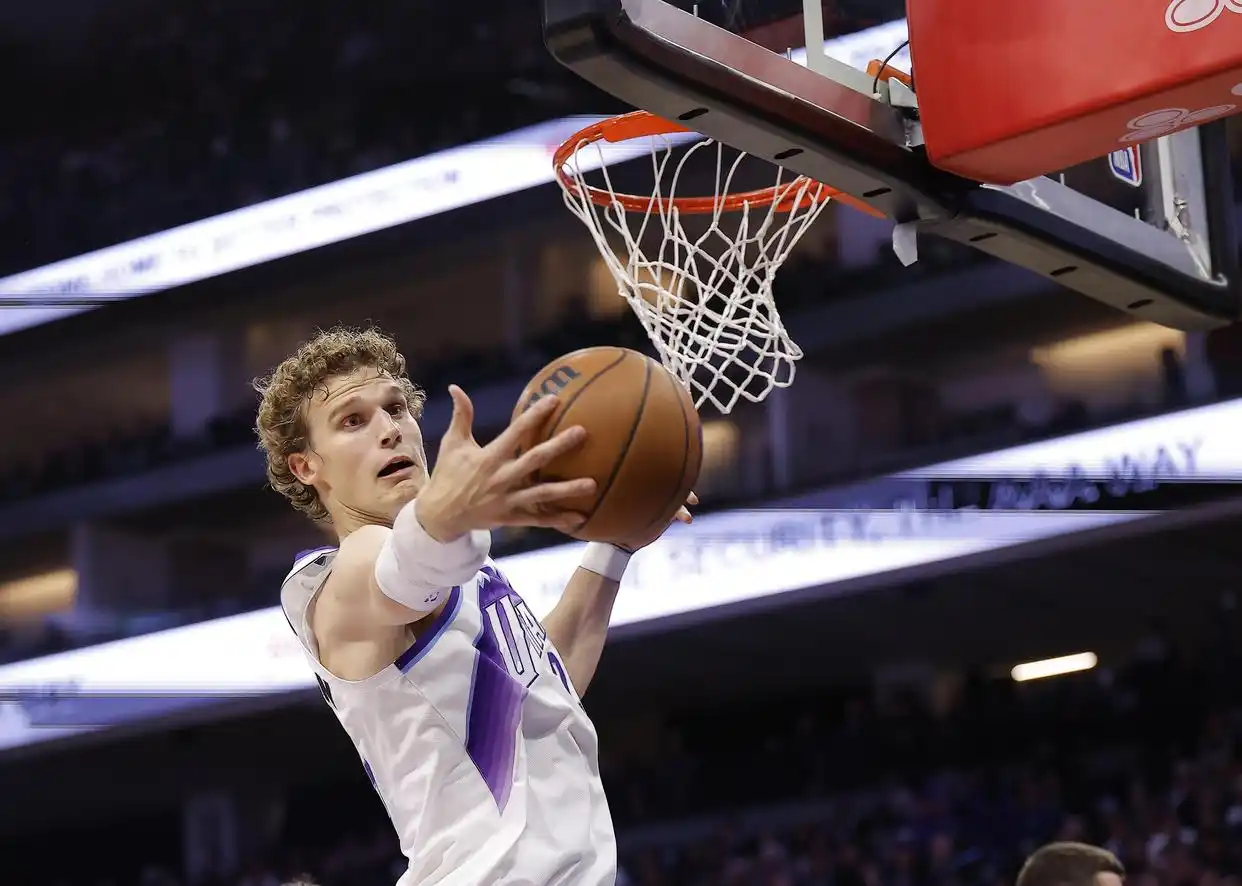 杨瀚森替补表现_开拓者爵士比赛结果_开拓者险胜爵士 杨瀚森努力防守