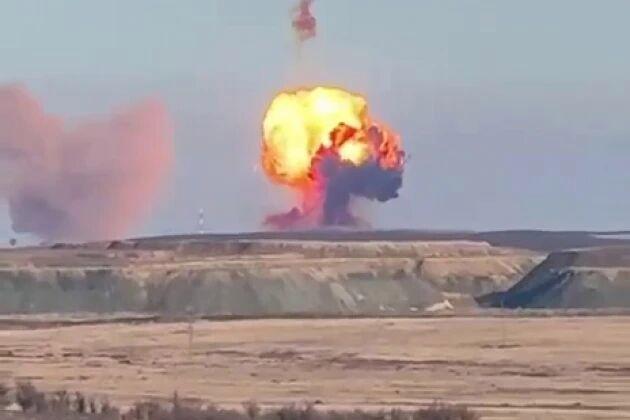 俄军导弹试射失败坠落爆炸