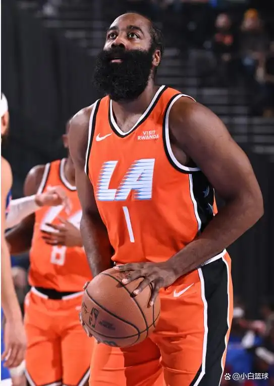 NBA常规赛快船活塞比赛结果_小卡生涯之夜得分记录_小卡55分平队史纪录哈登28+7 快船力克活塞迎4连胜