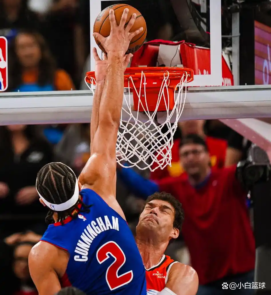 小卡55分平队史纪录哈登28+7 快船力克活塞迎4连胜_NBA常规赛快船活塞比赛结果_小卡生涯之夜得分记录