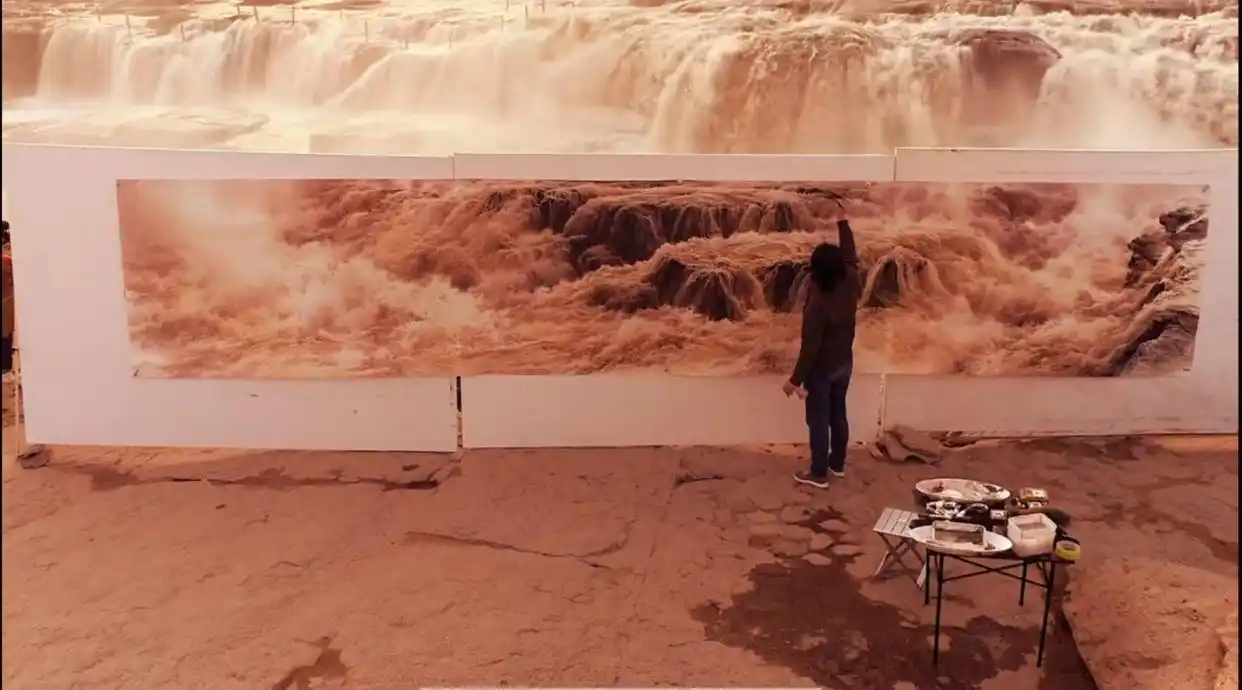 徐惠君126平尺巨幅画作被人无意泼墨_徐渭泼墨山水画_徐渭泼墨写意画