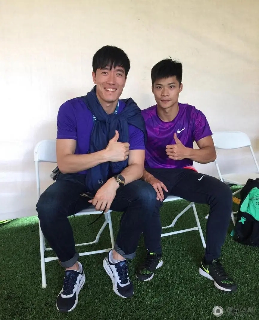 刘翔伤病退役_刘翔图片 高清_刘翔雅典奥运会