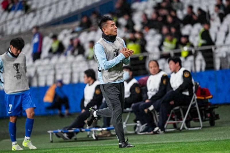 中国男足2026年首期集训名单_中国国家队教练_邵佳一国足教练团队