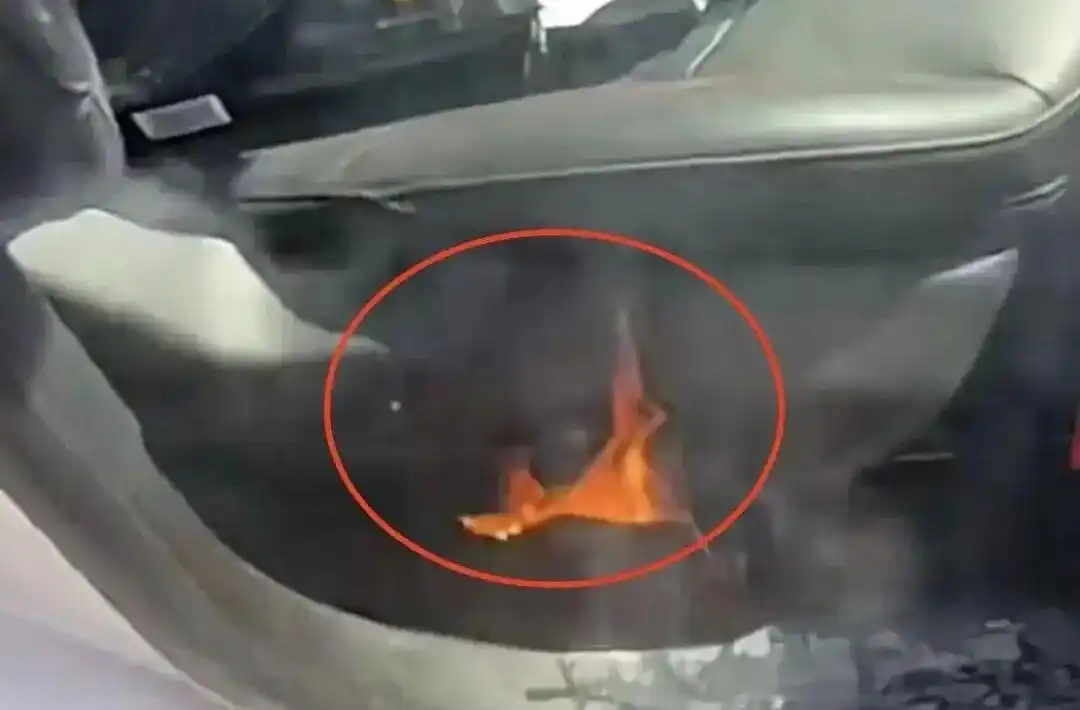 车内摆件安全_车内危险物品清单_今天起 不要在车里放小玩偶了