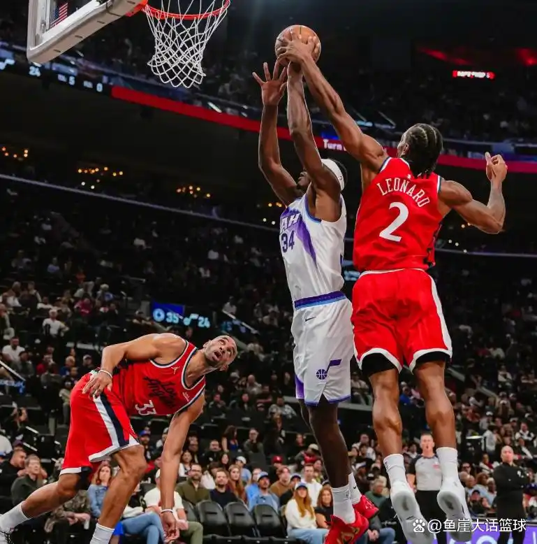 伦纳德45分哈登20+7 快船主场擒爵士收获6连胜_李凯尔22分表现_快船对阵爵士比赛分析