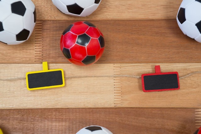 中国足球裁判国际赛事_足球暴力行为处罚五年_重庆足球超级联赛裁判袭击事件