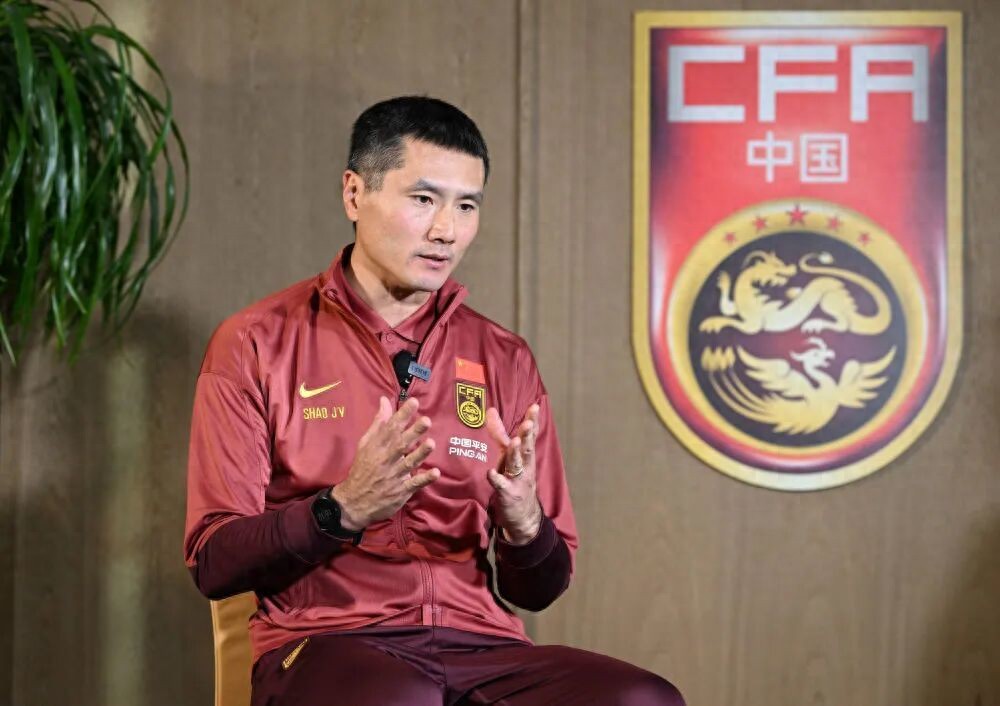 打进世界杯!国足新帅邵佳一透露目标