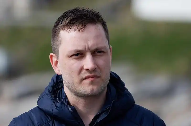 丹麦首相要求美国停止威胁吞并格陵兰岛_格陵兰岛自治政府总理尼尔森回应美国言论_中方回应美国威胁武力夺取格陵兰岛