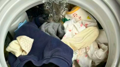 传染性皮肤病_全家衣服混洗致女儿身上长红斑水泡_真菌感染预防