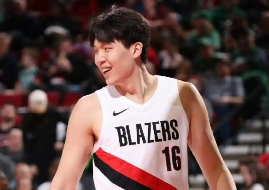 NBA战报｜杨瀚森3+3+2+5，开拓者103-102险胜火箭，阿夫迪亚41分6板，夏普20分，杜兰特37分