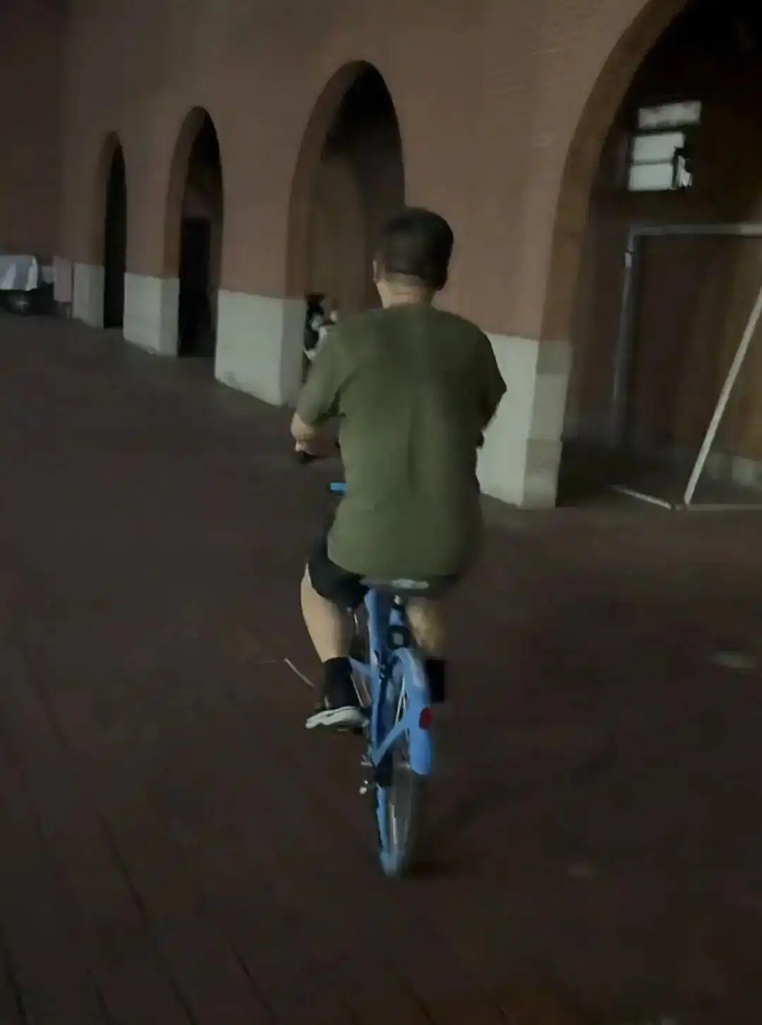 研究生教成人骑车2年赚27万元_成人自行车教学_上门教成人骑车