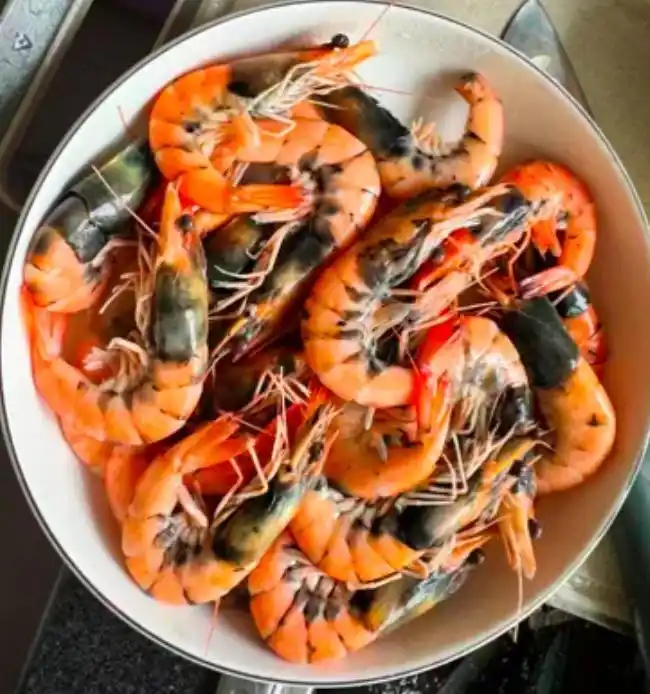 变黑的虾还能吃吗?这种“黑虾”千万别吃