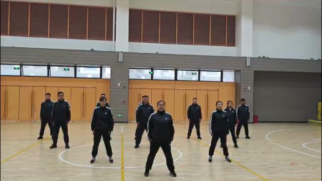 篮球跳高技巧_篮球跳高的技巧_篮球跳高训练方法视频