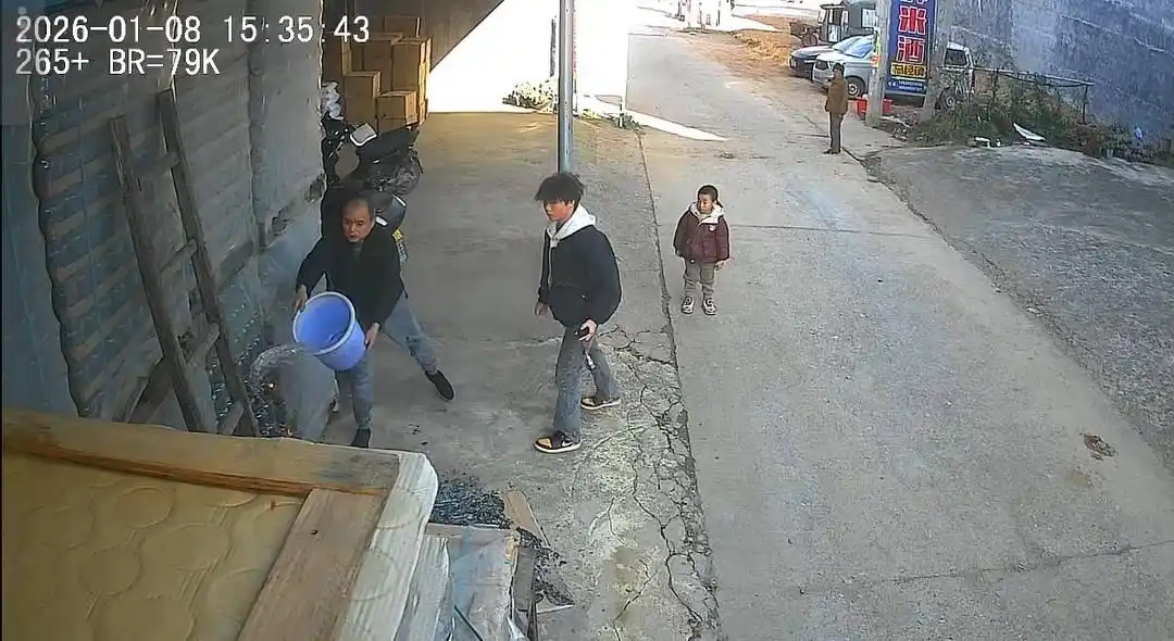 珍珠棉易燃特性_湖南永州烟头引发火灾_大爷丢弃的烟头引发连锁反应