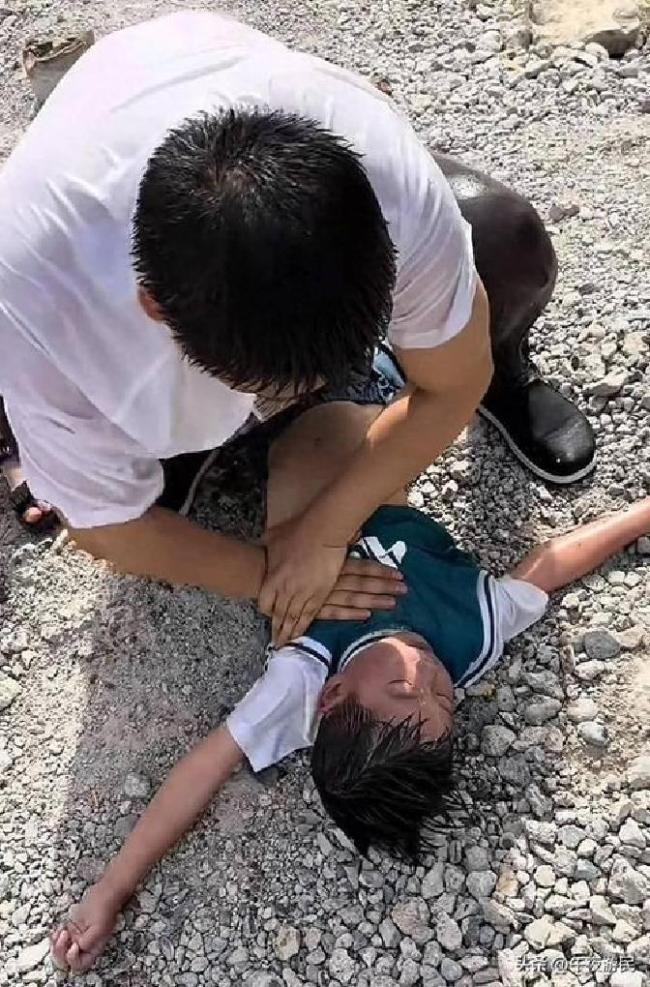毕业15年小伙救了同班同学的孩子 90秒冰水救援唤起旧日情谊