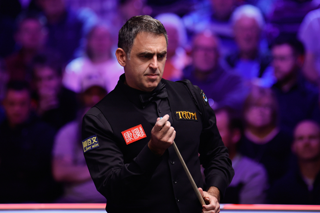 皇马主帅阿隆索下课_皇马解雇阿隆索任命阿韦洛亚！卡里克将执教曼联！热刺截加拉格尔_阿隆索离开皇马原因