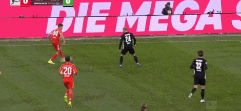 巴萨3-2皇马卫冕西超杯 拉菲尼亚双响_巴萨的拉菲尼亚_巴萨皇马表演赛