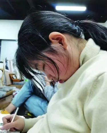 女孩确诊骨癌 自己签字6次手术截肢 公主请恢复健康