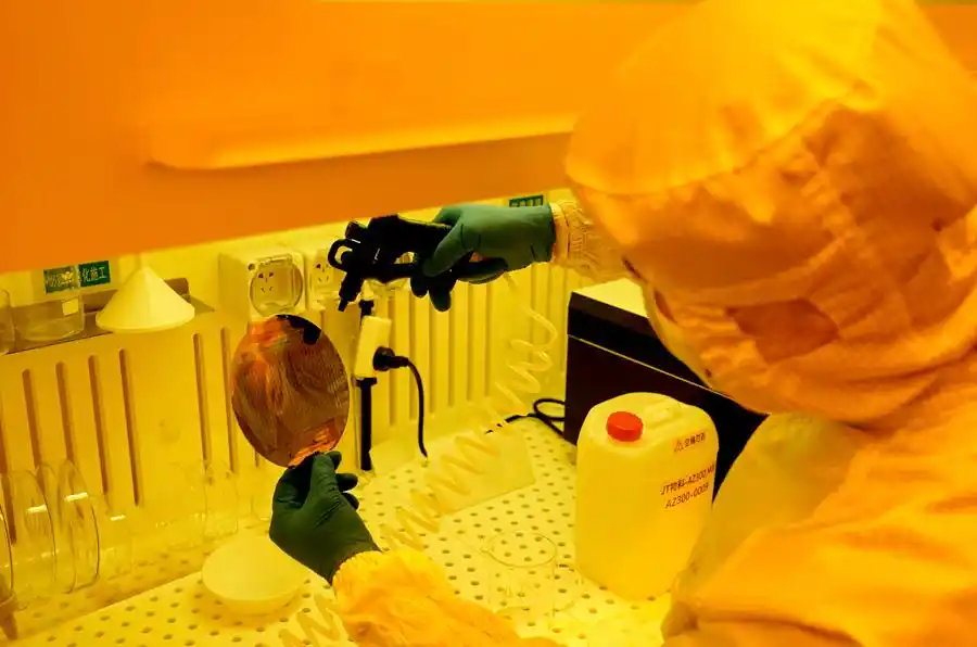 脑机接口传输知识_脑机接口正“接入”生活_脑机接口设备