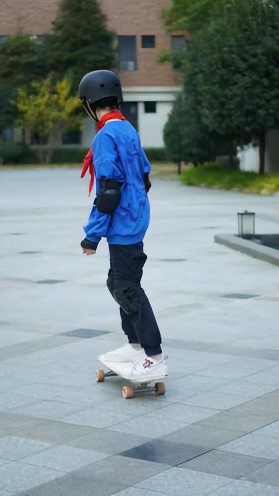 乒乓球分组比赛规则_乒乓球规则赛制_乒乓球比赛规则的定义