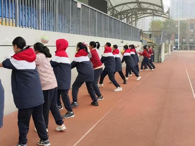 乒乓球分组比赛规则_乒乓球规则赛制_乒乓球比赛规则的定义