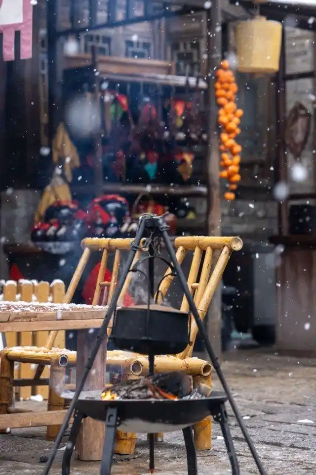 济南清照泉城明水古城旅游度假区_雪后济南又美成了“济南府”_清照泉城泉水古城雪景